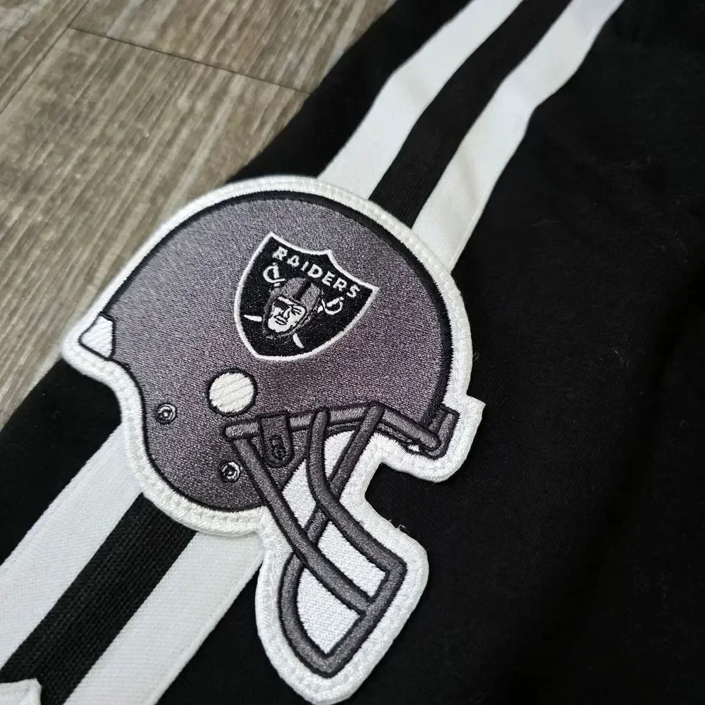 Las Vegas Raiders New Era NFL Shorts Chenille Embrodery Logos Black White XL LE